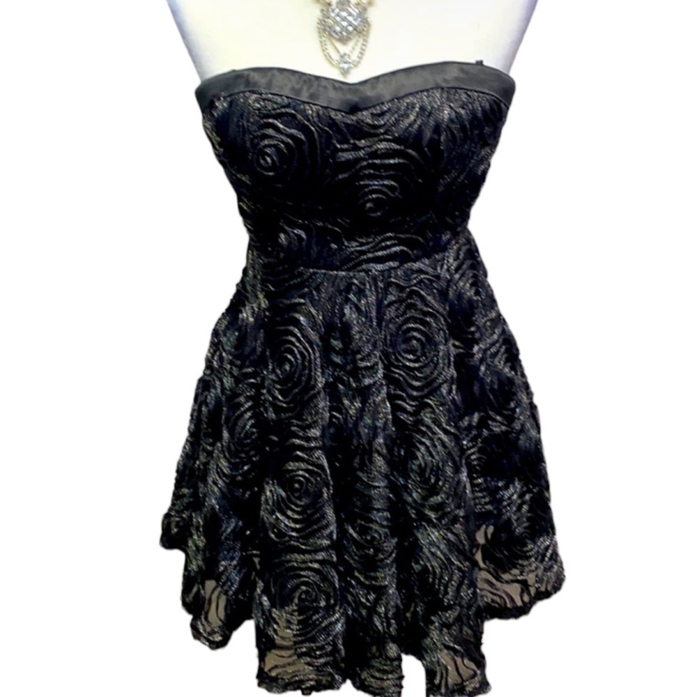 Princess Vera Wang Sweetheart Neck Ribbon Rosettes